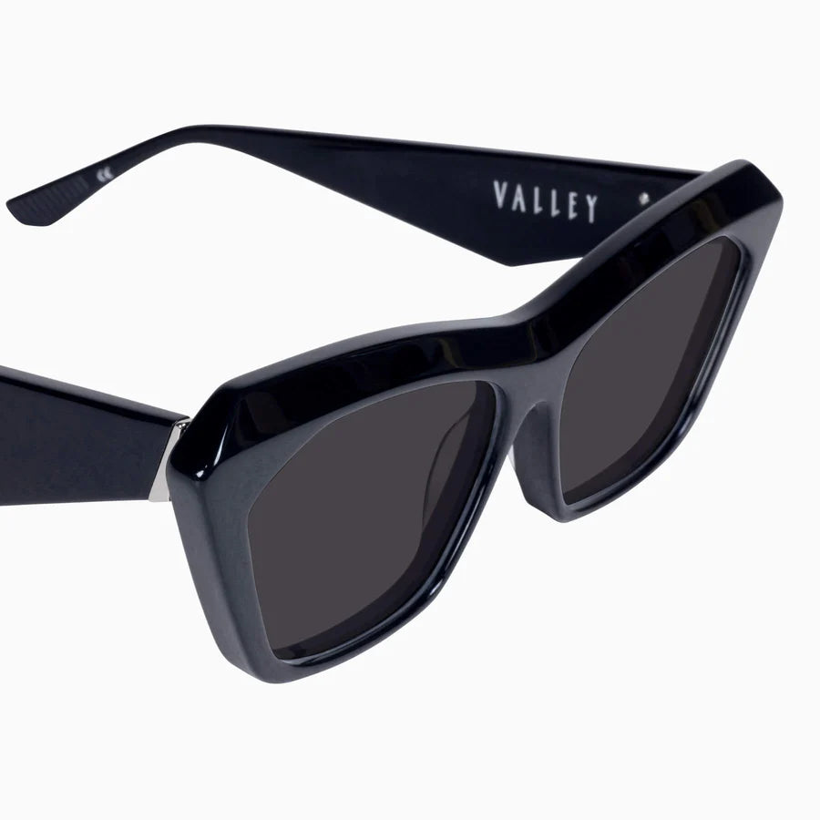 Valley Eyewear - Piaf - Gloss Black w. Silver Metal / Black Lens