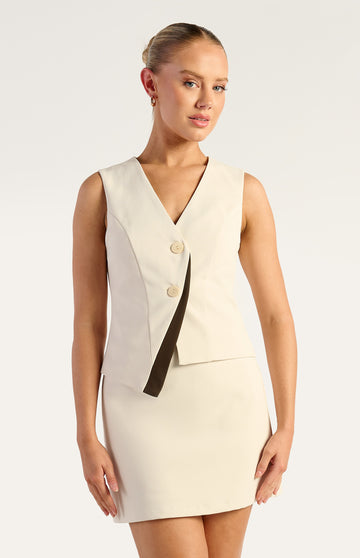 Contrast Feature Asymmetric Hem Vest